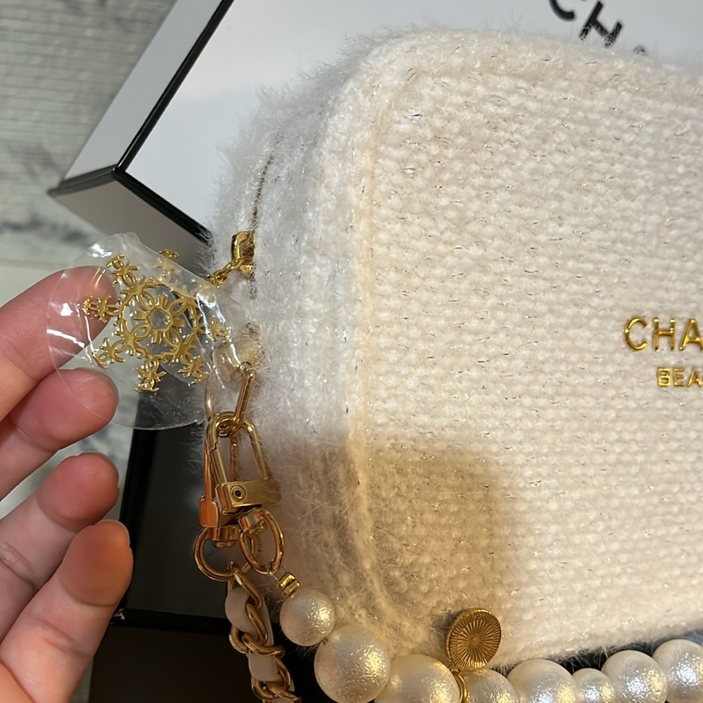 Chanel Beauty Tweed Pouch Converted To Shoulder Bag - Picture 3 of 13